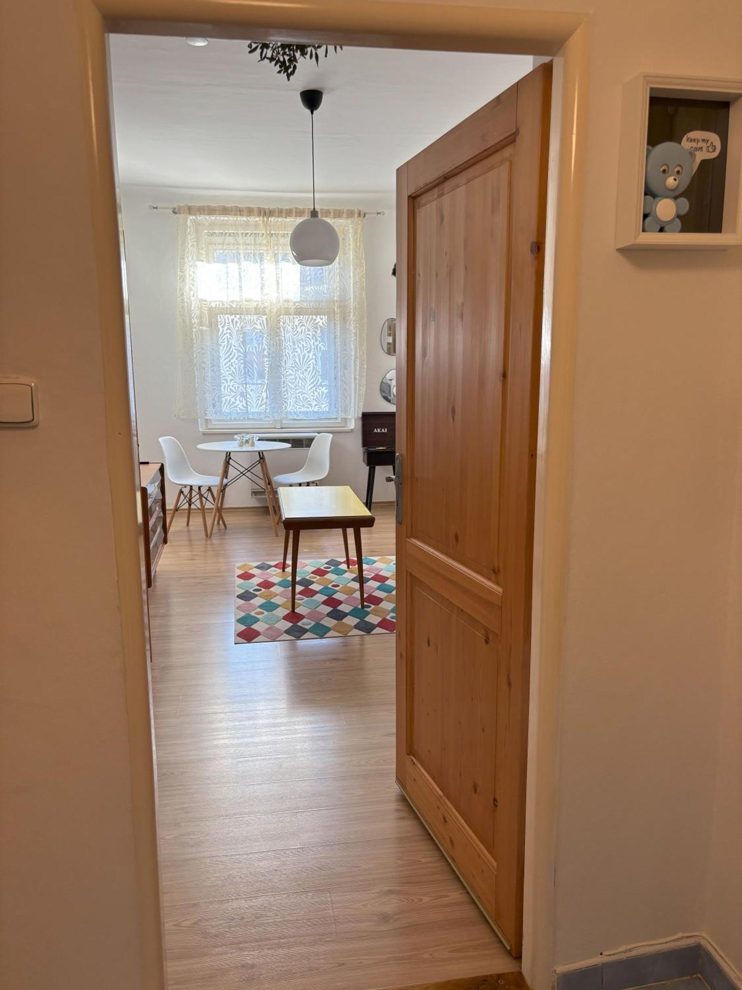 Vintage Brussels Style On 4 Apartment