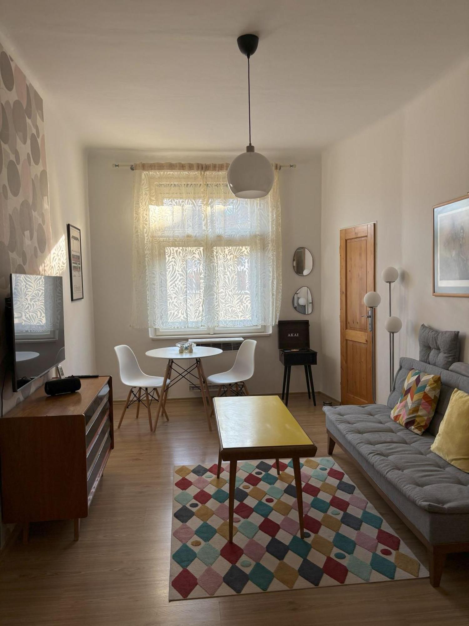 Vintage Brussels Style On 4 *
