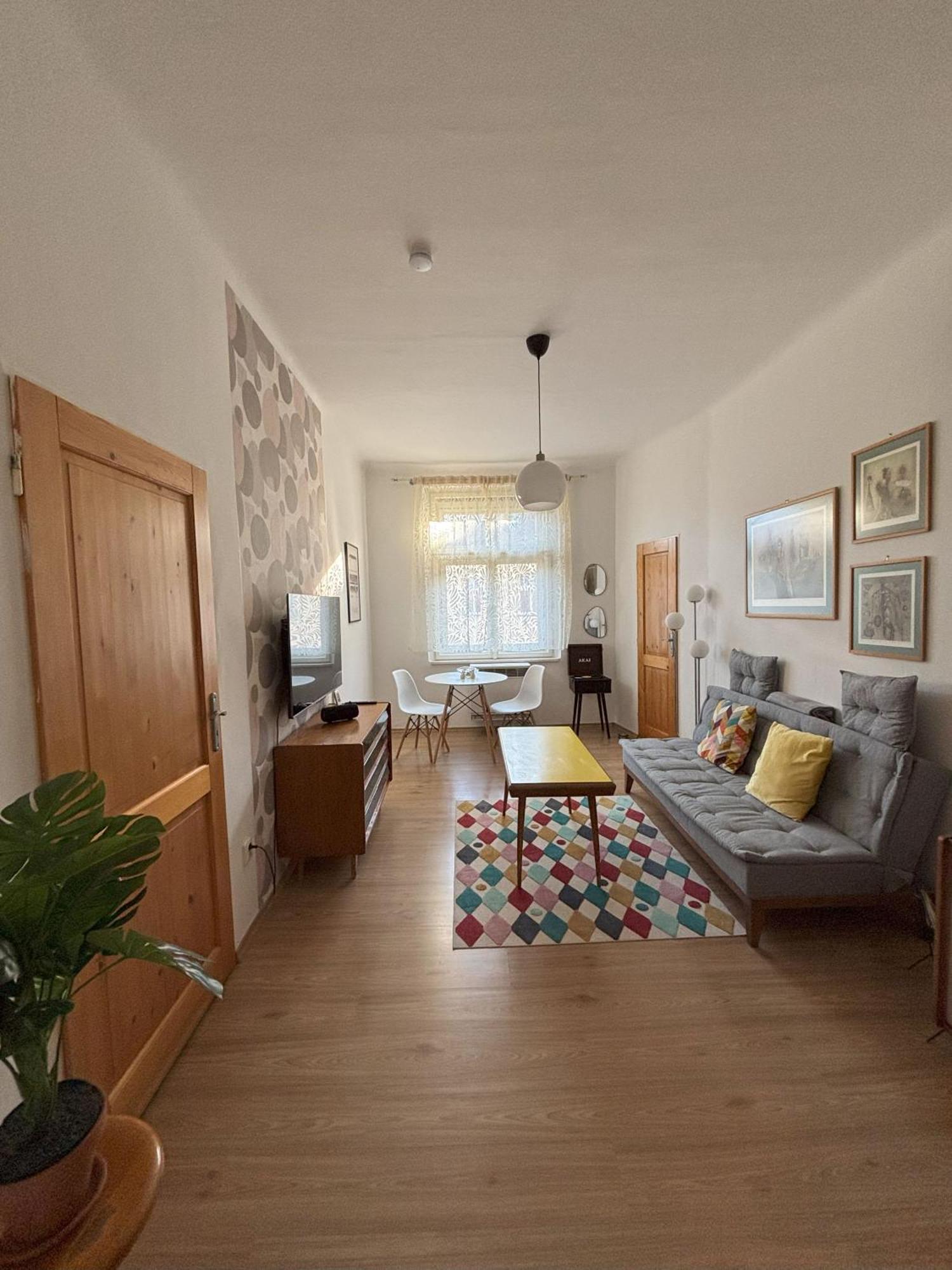 Vintage Brussels Style On 4 Apartment *